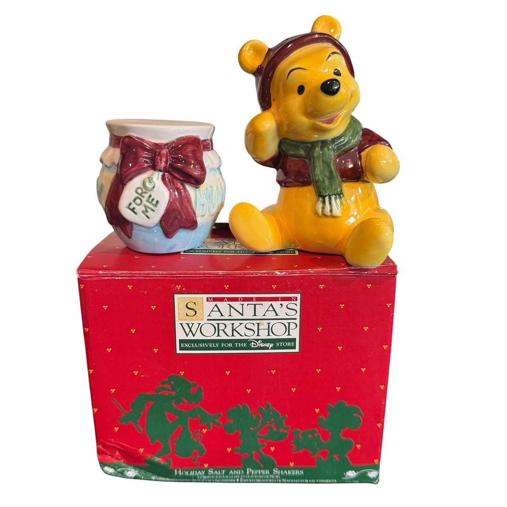Disney Store Winnie the Pooh Holiday Salt and Pepper Shakers Santa's‎ Workshop